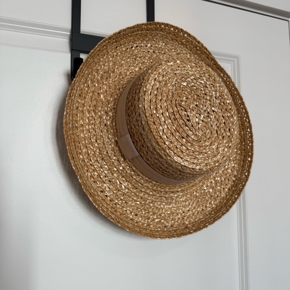 Straw Hat - Picture 2 of 3